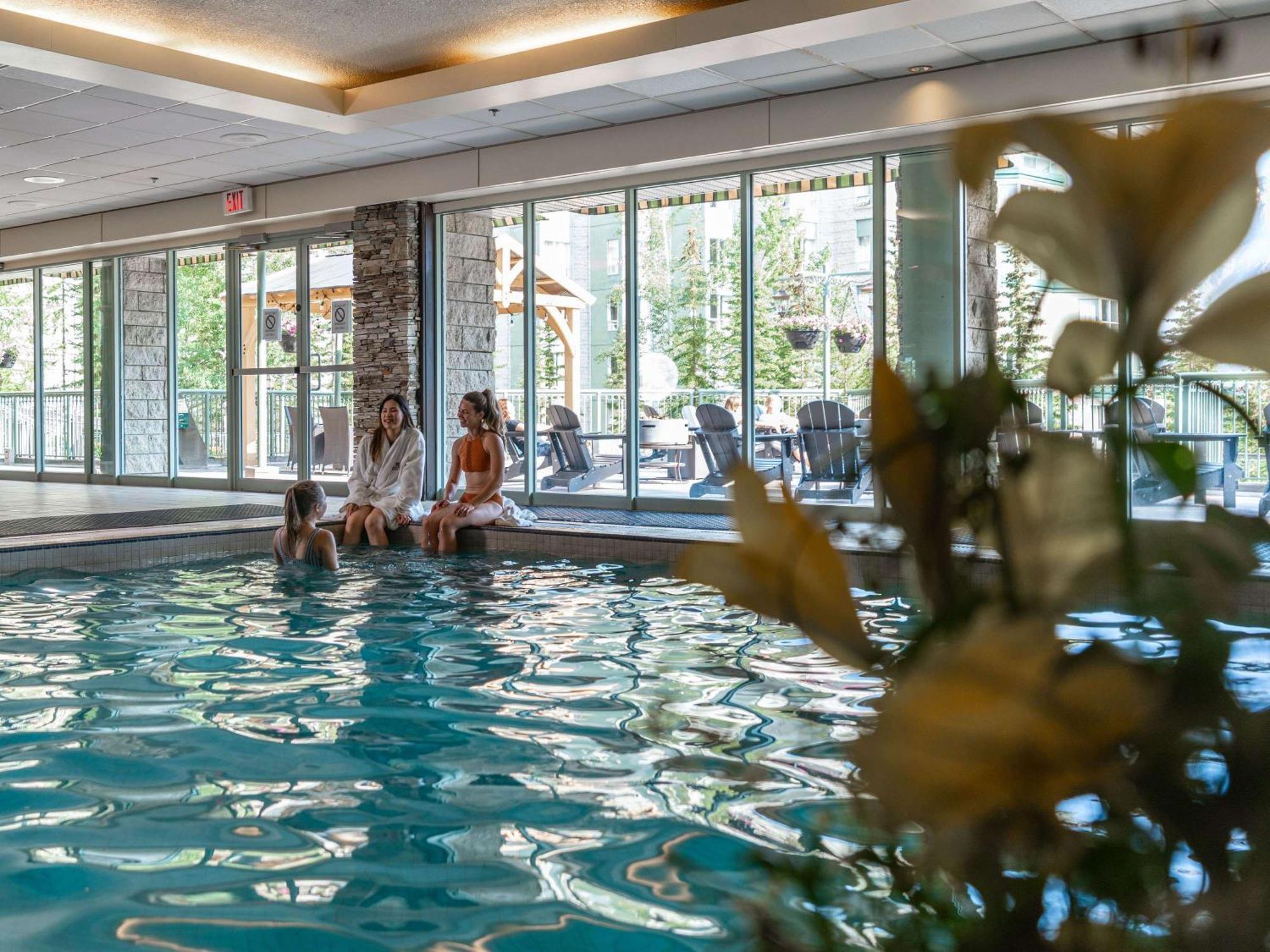 The Rimrock Resort Hotel Banff Exterior photo